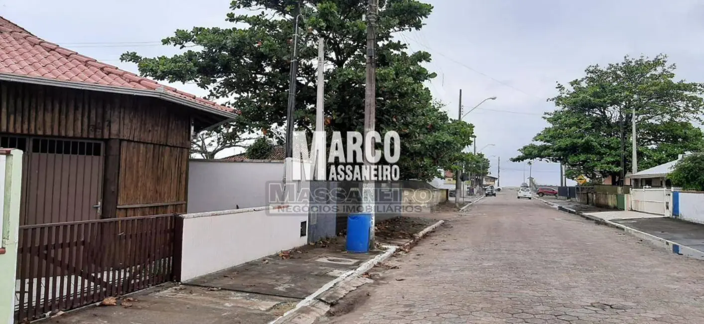 Casa com 4 quartos à venda, 209m2 em Centro, Balneario Barra Do Sul - SC - imagem 4 Foto 4 de Casa com 4 quartos à venda, 209m2 em Centro, Balneario Barra Do Sul - SC