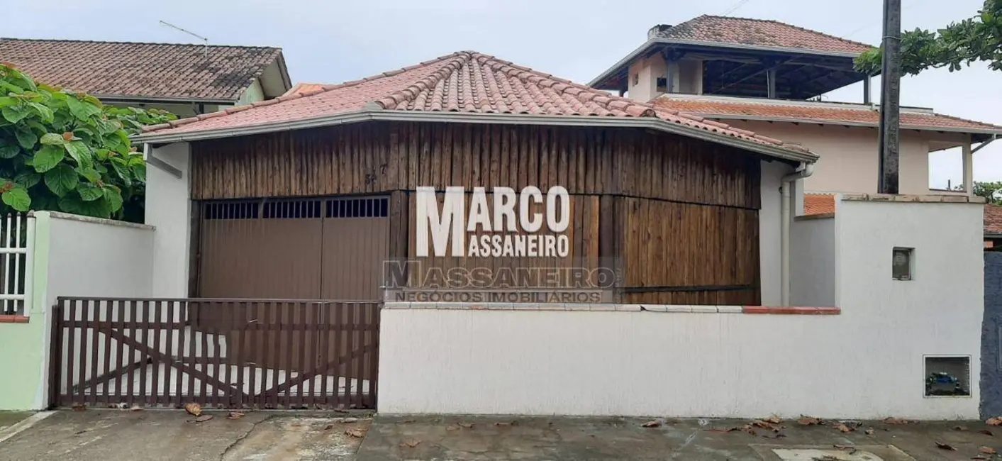 Casa com 4 quartos à venda, 209m2 em Centro, Balneario Barra Do Sul - SC - imagem 7 Foto 7 de Casa com 4 quartos à venda, 209m2 em Centro, Balneario Barra Do Sul - SC