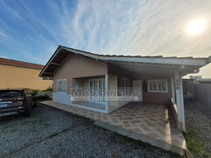 Casa com 3 quartos à venda, 378m2 em Centro, Balneario Barra Do Sul - SC - imagem 2 Foto 2 de Casa com 3 quartos à venda, 378m2 em Centro, Balneario Barra Do Sul - SC