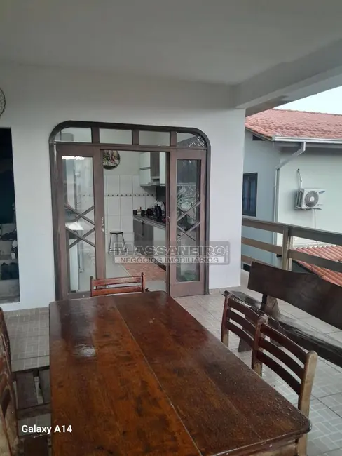 Foto 3 de Casa com 4 quartos à venda, 362m2 em Aventureiro, Joinville - SC