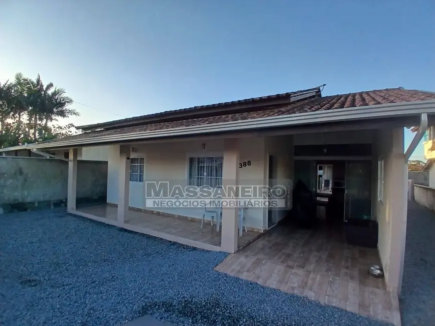Foto 1 de Casa com 3 quartos à venda, 325m2 em Balneario Barra Do Sul - SC