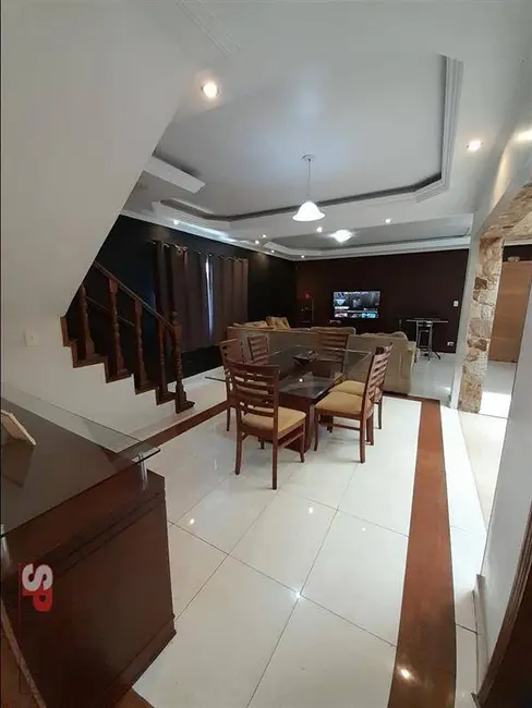 Foto 1 de Sobrado com 3 quartos para alugar, 262m2 em Vila Aparecida, São Paulo - SP