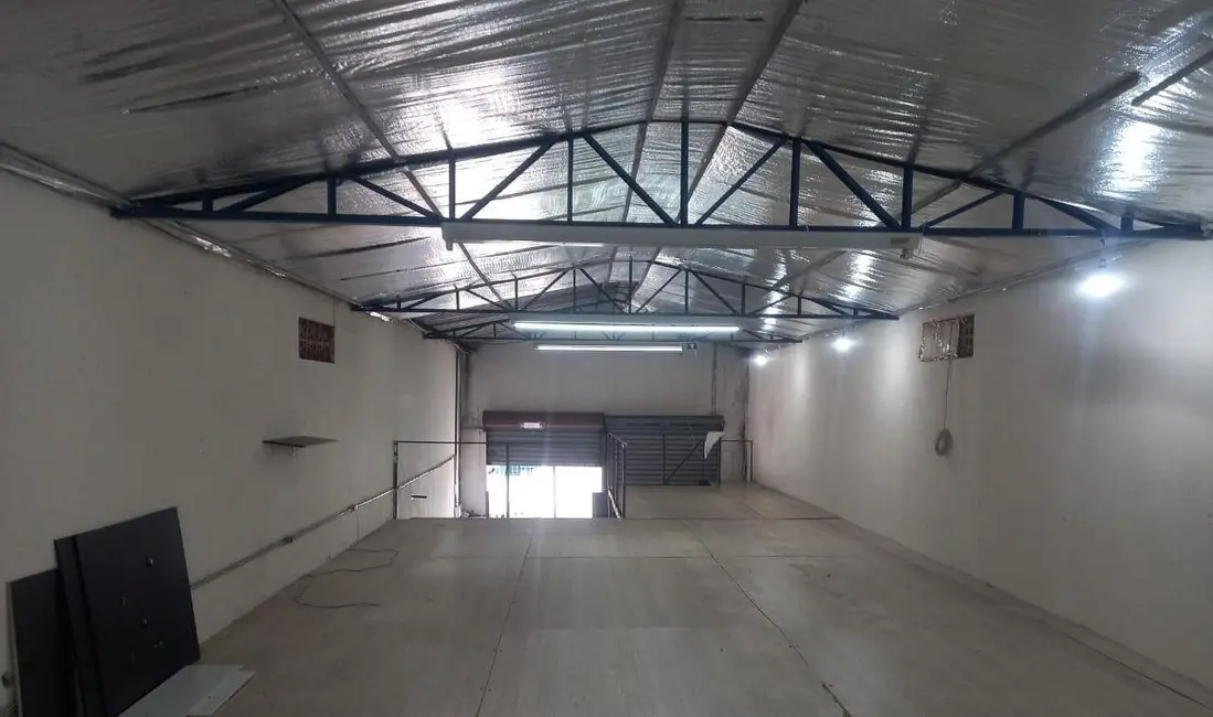 Foto 2 de Armazém / Galpão para alugar, 160m2 em Jardim Flor de Maio, São Paulo - SP