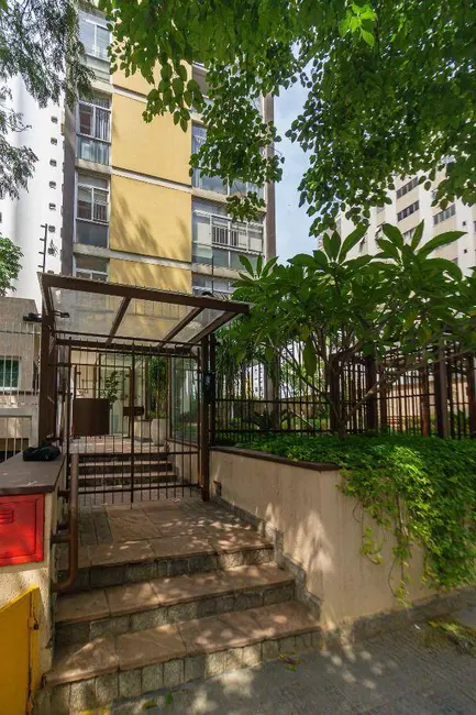 Foto 4 de Apartamento com 3 quartos para alugar, 216m2 em Cerqueira César, São Paulo - SP