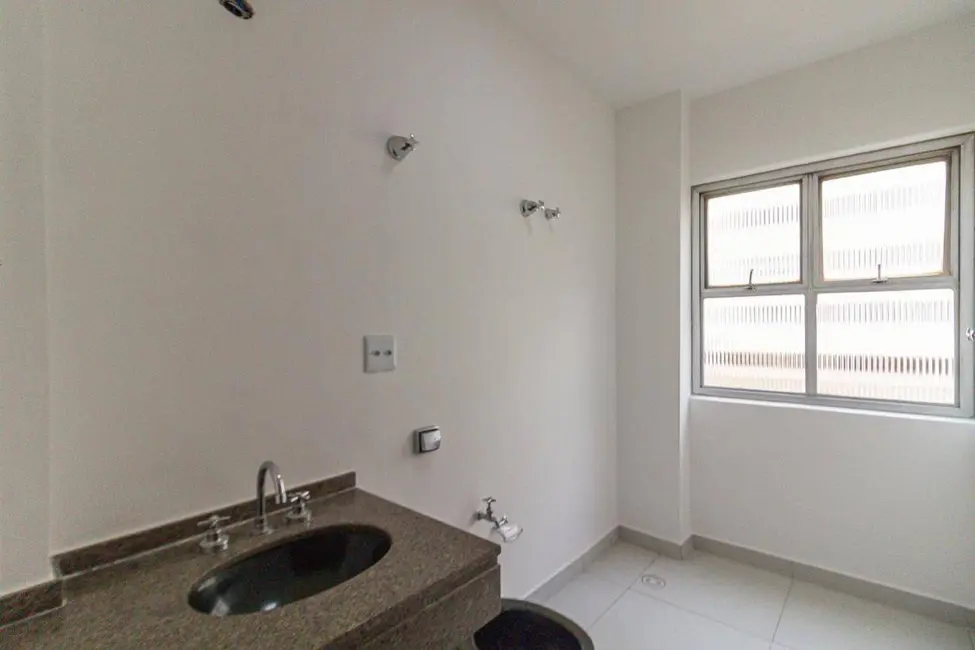 Foto 9 de Apartamento com 3 quartos para alugar, 216m2 em Cerqueira César, São Paulo - SP