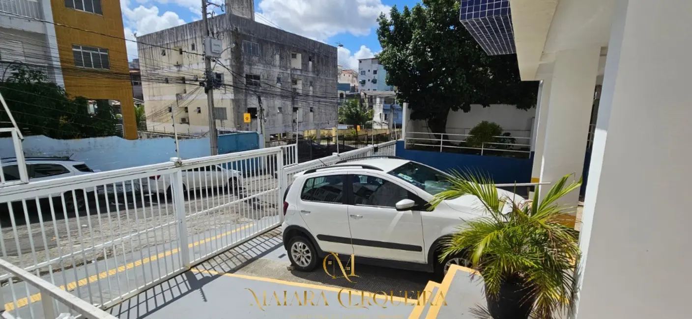 Foto 2 de Apartamento com 2 quartos à venda, 70m2 em Itapuã, Salvador - BA