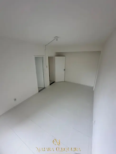 Foto 3 de Apartamento com 3 quartos à venda, 140m2 em Acupe de Brotas, Salvador - BA