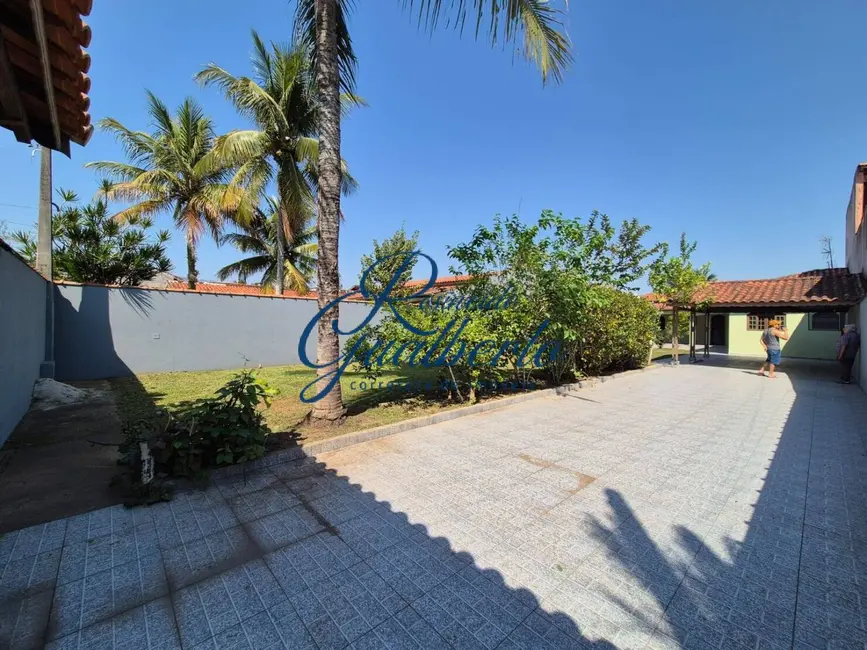 Casa com 3 quartos à venda, 158m2 em Caraguatatuba - SP - imagem 2 Foto 2 de Casa com 3 quartos à venda, 158m2 em Caraguatatuba - SP