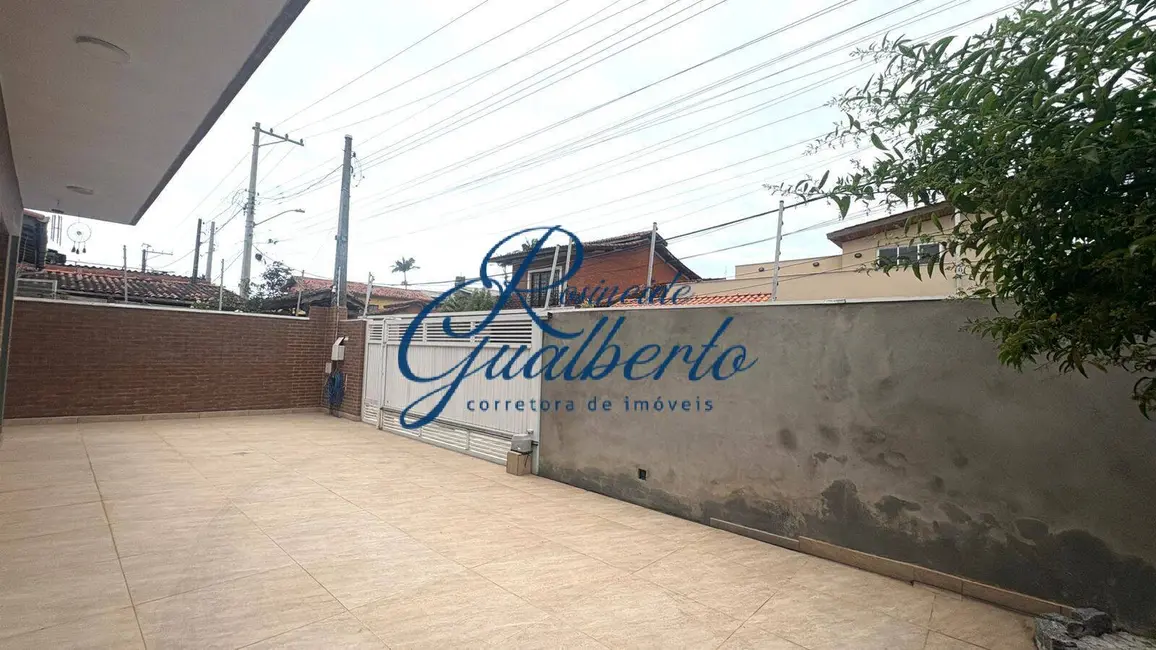 Casa com 3 quartos à venda, 126m2 em Praia das Palmeiras, Caraguatatuba - SP - imagem 4 Foto 4 de Casa com 3 quartos à venda, 126m2 em Praia das Palmeiras, Caraguatatuba - SP