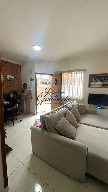 Casa com 3 quartos à venda, 126m2 em Praia das Palmeiras, Caraguatatuba - SP - imagem 8 Foto 8 de Casa com 3 quartos à venda, 126m2 em Praia das Palmeiras, Caraguatatuba - SP