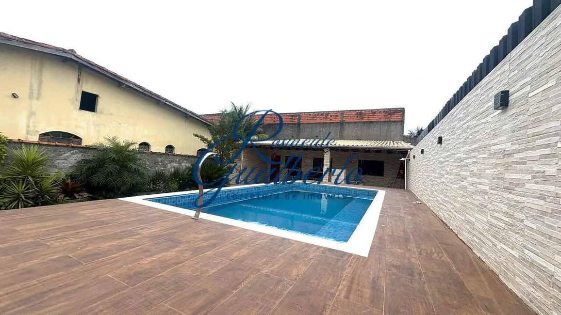 Casa com 2 quartos à venda, 395m2 em Caraguatatuba - SP - imagem 1 Foto 1 de Casa com 2 quartos à venda, 395m2 em Caraguatatuba - SP