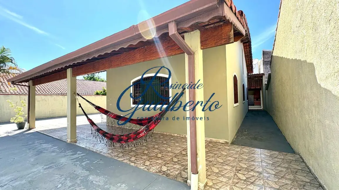 Foto 3 de Casa com 4 quartos à venda e para alugar, 200m2 em Parque Balneário Poiares, Caraguatatuba - SP