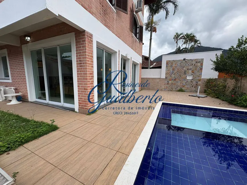 Casa com 5 quartos à venda, 352m2 em Ubatuba - SP - imagem 4 Foto 4 de Casa com 5 quartos à venda, 352m2 em Ubatuba - SP