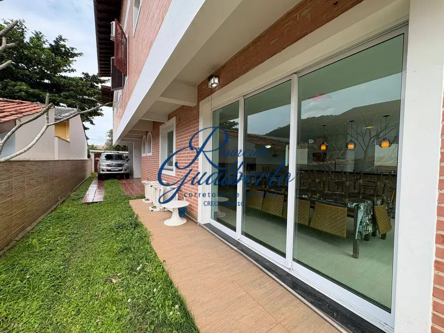 Casa com 5 quartos à venda, 352m2 em Ubatuba - SP - imagem 5 Foto 5 de Casa com 5 quartos à venda, 352m2 em Ubatuba - SP