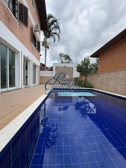 Casa com 5 quartos à venda, 352m2 em Ubatuba - SP - imagem 1 Foto 1 de Casa com 5 quartos à venda, 352m2 em Ubatuba - SP