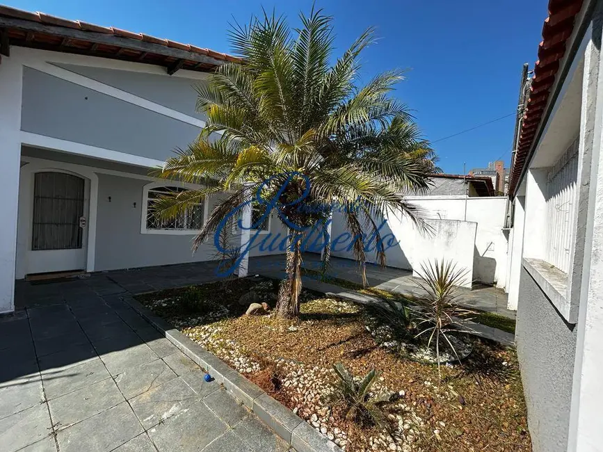 Foto 3 de Casa com 4 quartos à venda e para alugar, 360m2 em Jardim Britânia, Caraguatatuba - SP