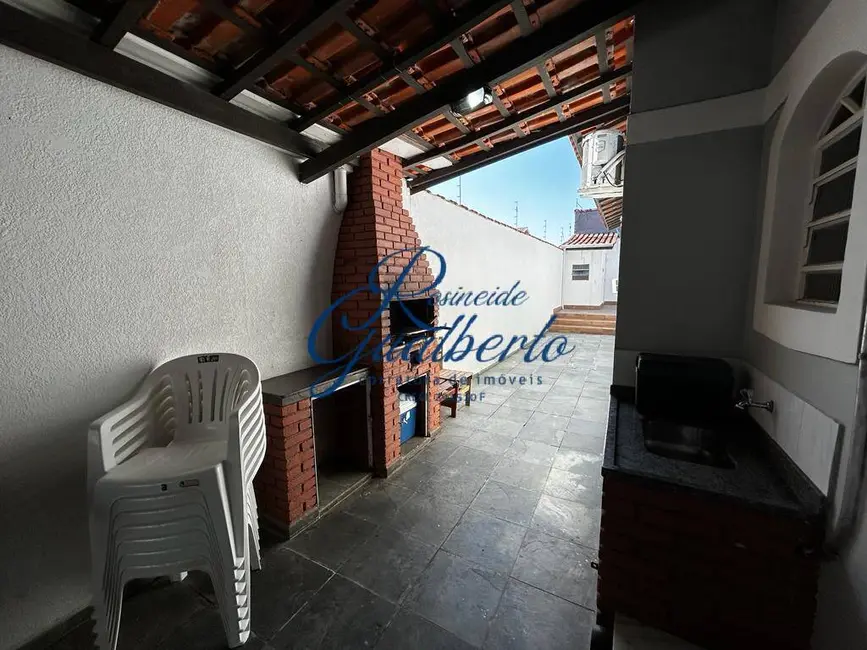 Foto 5 de Casa com 4 quartos à venda e para alugar, 360m2 em Jardim Britânia, Caraguatatuba - SP