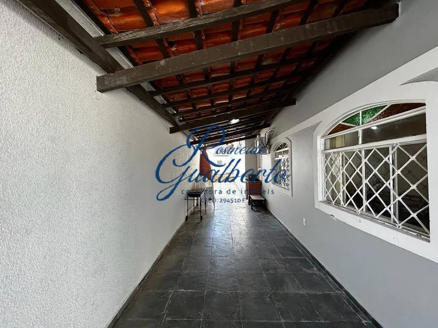 Foto 4 de Casa com 4 quartos à venda e para alugar, 360m2 em Jardim Britânia, Caraguatatuba - SP
