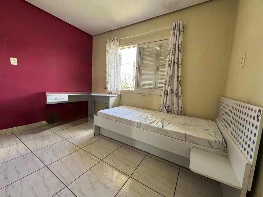 Foto 3 de Casa com 4 quartos à venda, 243m2 em Vargas, Sapucaia Do Sul - RS