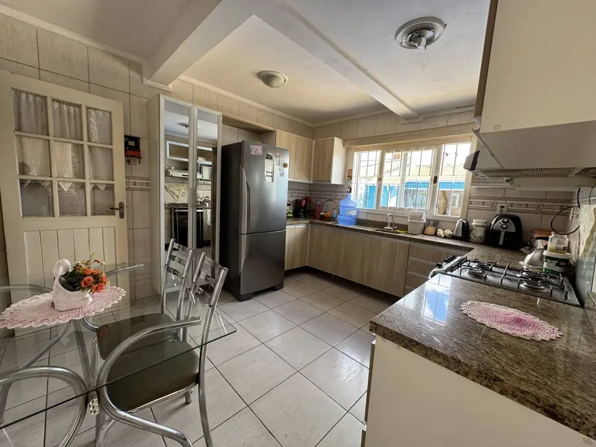 Foto 9 de Casa com 4 quartos à venda, 243m2 em Vargas, Sapucaia Do Sul - RS