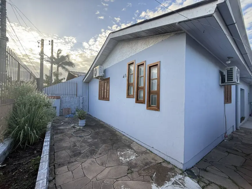 Foto 2 de Casa com 3 quartos à venda, 155m2 em COHAB, Sapucaia Do Sul - RS