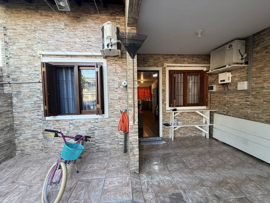 Foto 2 de Casa com 2 quartos à venda, 65m2 em Pasqualini, Sapucaia Do Sul - RS