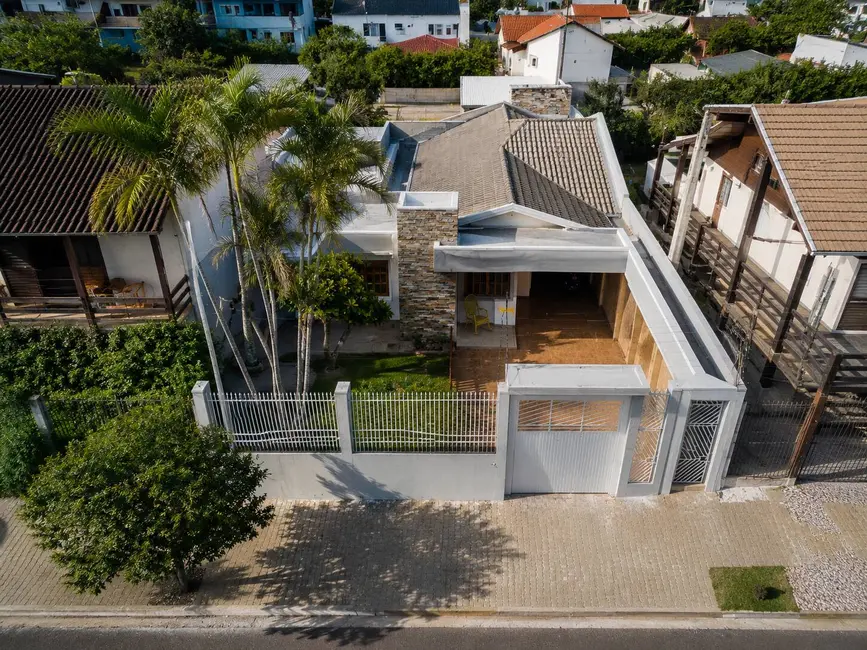 Foto 1 de Casa com 2 quartos à venda, 199m2 em Vacchi, Sapucaia Do Sul - RS