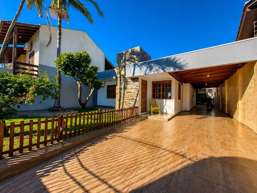 Foto 4 de Casa com 2 quartos à venda, 199m2 em Vacchi, Sapucaia Do Sul - RS