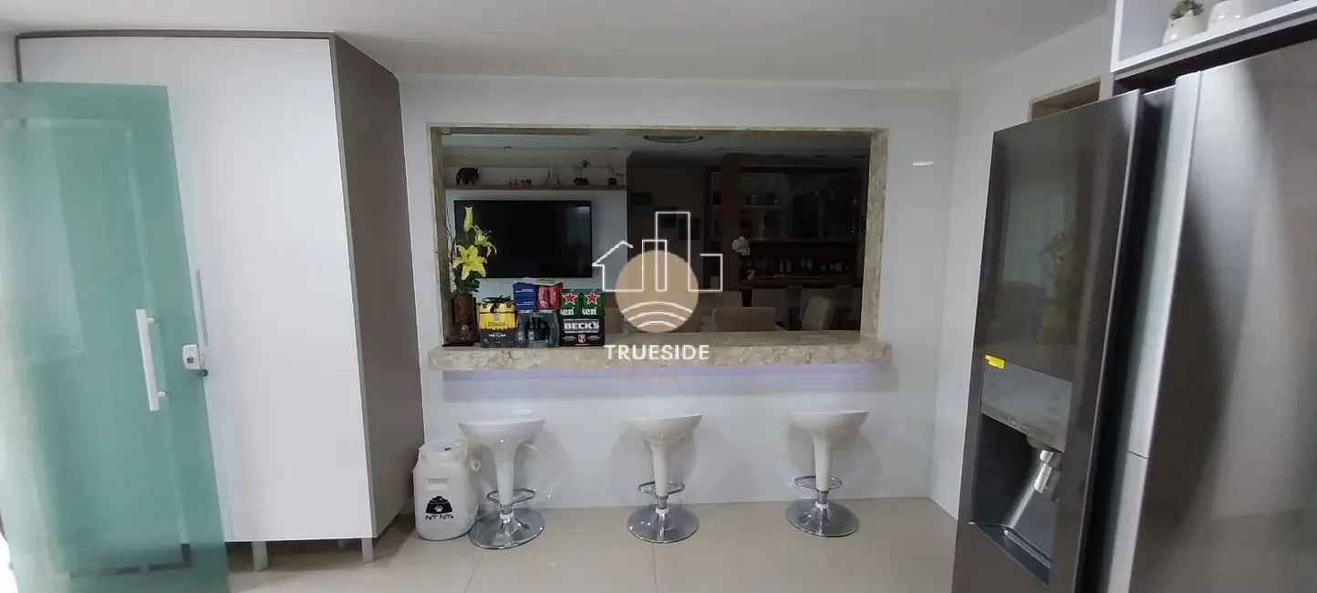 Casa com 4 quartos para alugar, 258m2 em Rio De Janeiro - RJ - imagem 8 Foto 8 de Casa com 4 quartos para alugar, 258m2 em Rio De Janeiro - RJ