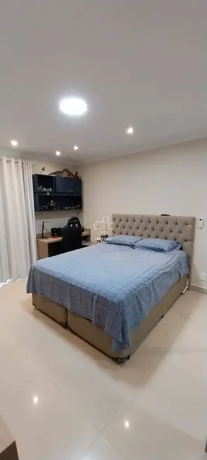 Casa com 4 quartos para alugar, 258m2 em Rio De Janeiro - RJ - imagem 3 Foto 3 de Casa com 4 quartos para alugar, 258m2 em Rio De Janeiro - RJ
