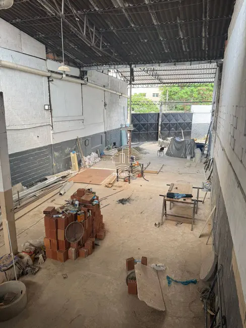 Armazém / Galpão para alugar, 350m2 em Rio De Janeiro - RJ - imagem 1 Foto 1 de Armazém / Galpão para alugar, 350m2 em Rio De Janeiro - RJ