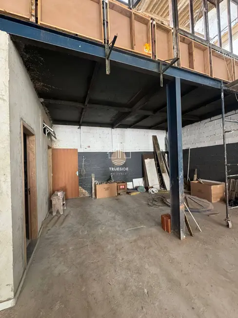 Armazém / Galpão para alugar, 350m2 em Rio De Janeiro - RJ - imagem 9 Foto 9 de Armazém / Galpão para alugar, 350m2 em Rio De Janeiro - RJ
