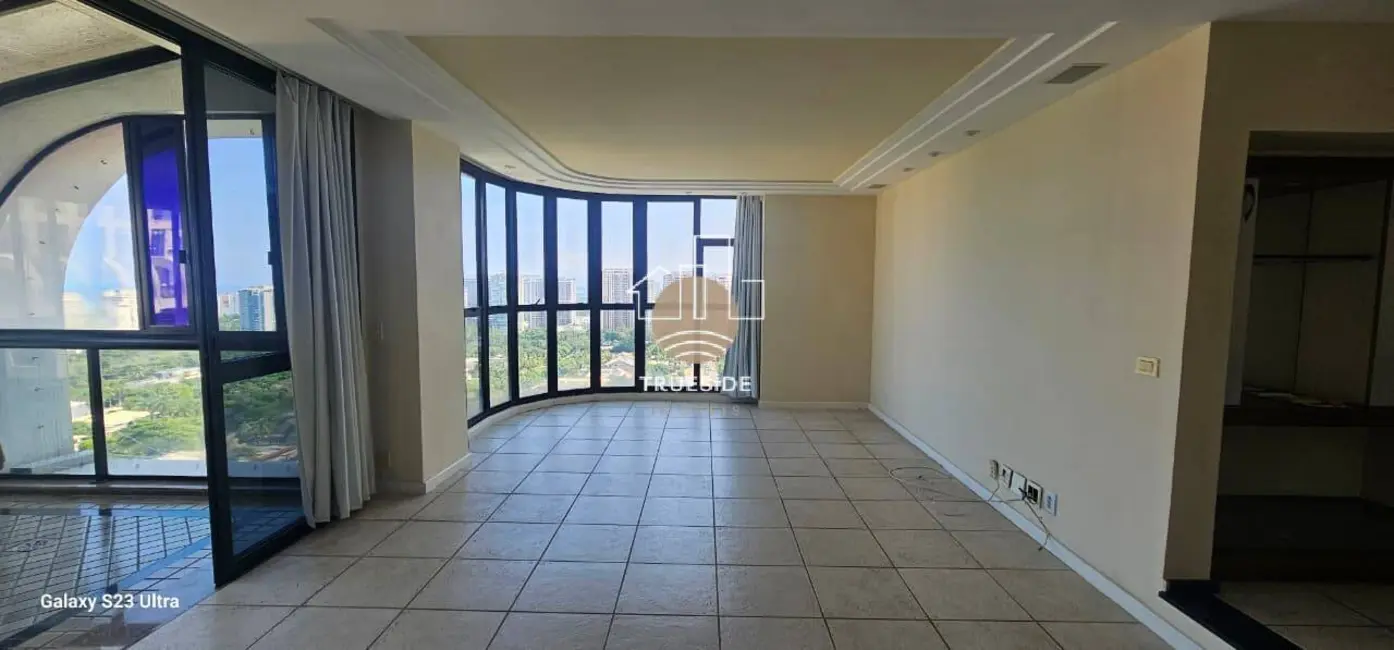 Apartamento com 3 quartos para alugar, 200m2 em Barra da Tijuca, Rio De Janeiro - RJ - imagem 4 Foto 4 de Apartamento com 3 quartos para alugar, 200m2 em Barra da Tijuca, Rio De Janeiro - RJ