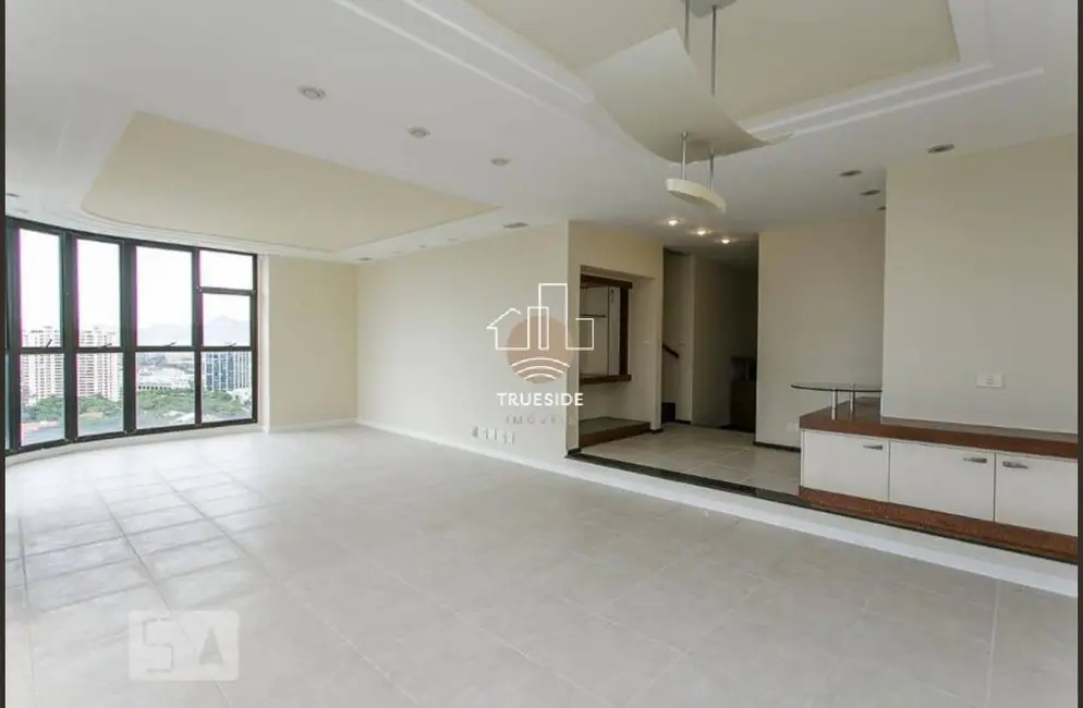 Apartamento com 3 quartos para alugar, 200m2 em Barra da Tijuca, Rio De Janeiro - RJ - imagem 8 Foto 8 de Apartamento com 3 quartos para alugar, 200m2 em Barra da Tijuca, Rio De Janeiro - RJ