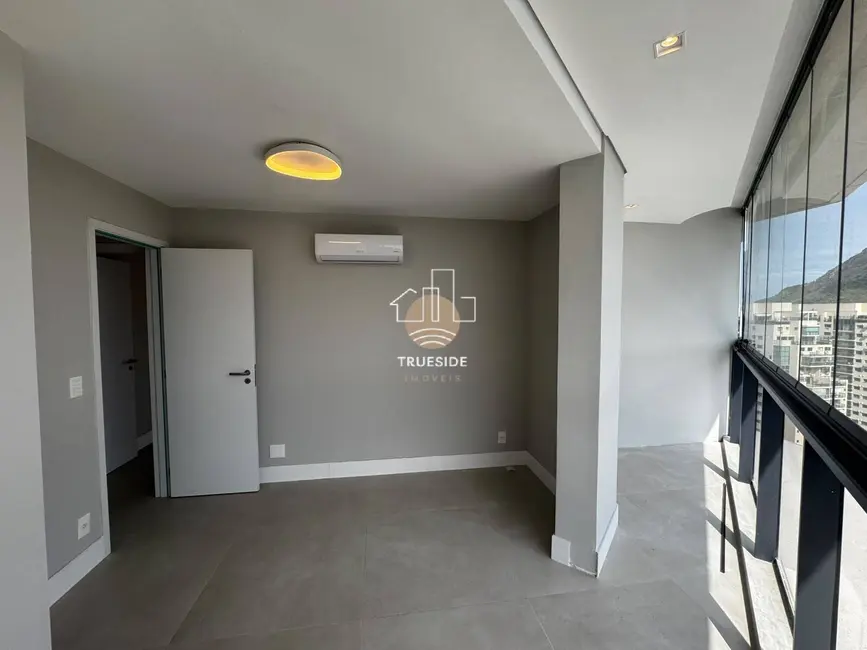 Apartamento com 2 quartos à venda, 178m2 em Recreio dos Bandeirantes, Rio De Janeiro - RJ - imagem 4 Foto 4 de Apartamento com 2 quartos à venda, 178m2 em Recreio dos Bandeirantes, Rio De Janeiro - RJ