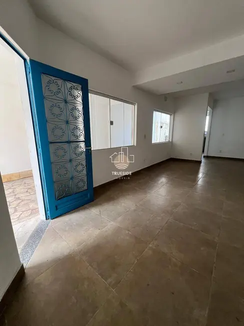 Casa com 2 quartos para alugar, 150m2 em Rio De Janeiro - RJ - imagem 5 Foto 5 de Casa com 2 quartos para alugar, 150m2 em Rio De Janeiro - RJ