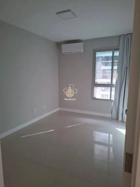 Foto 3 de Apartamento com 2 quartos para alugar em Rio De Janeiro - RJ