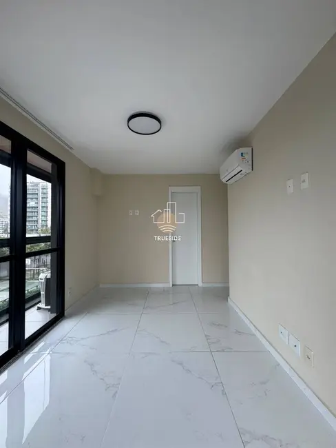 Foto 2 de Apartamento com 2 quartos para alugar em Recreio dos Bandeirantes, Rio De Janeiro - RJ