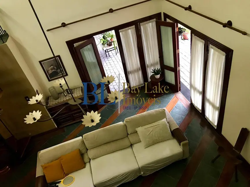 Foto 3 de Casa de Condomínio com 6 quartos à venda, 700m2 em Vila Pedroso, Aruja - SP