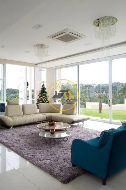 Casa com 5 quartos à venda e para alugar, 1180m2 em Sao Jose Dos Campos - SP - imagem 7 Foto 7 de Casa com 5 quartos à venda e para alugar, 1180m2 em Sao Jose Dos Campos - SP