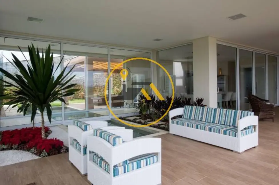 Casa com 5 quartos à venda e para alugar, 1180m2 em Sao Jose Dos Campos - SP - imagem 9 Foto 9 de Casa com 5 quartos à venda e para alugar, 1180m2 em Sao Jose Dos Campos - SP
