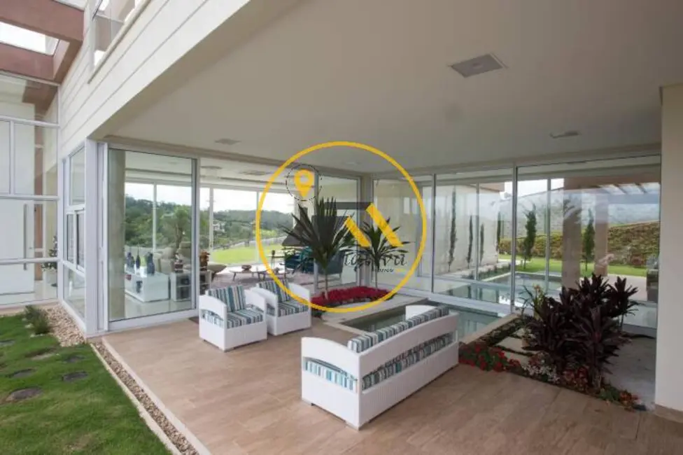 Casa com 5 quartos à venda e para alugar, 1180m2 em Sao Jose Dos Campos - SP - imagem 8 Foto 8 de Casa com 5 quartos à venda e para alugar, 1180m2 em Sao Jose Dos Campos - SP