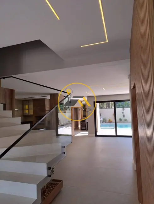 Casa com 4 quartos à venda, 450m2 em Sao Jose Dos Campos - SP - imagem 2 Foto 2 de Casa com 4 quartos à venda, 450m2 em Sao Jose Dos Campos - SP