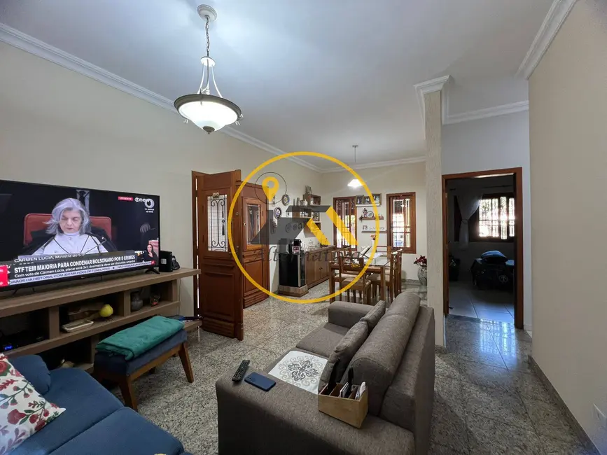 Foto 2 de Casa com 3 quartos à venda, 250m2 em Sao Jose Dos Campos - SP