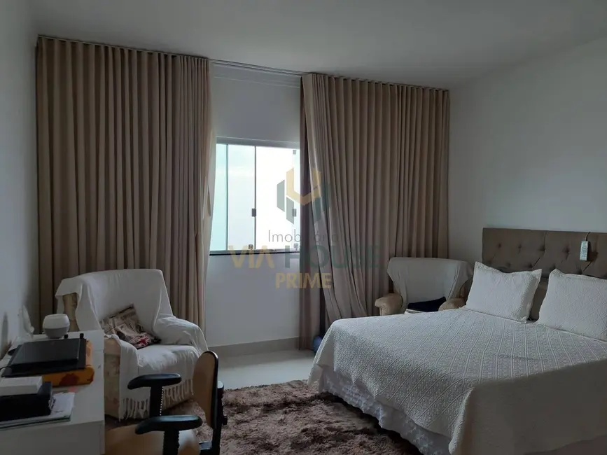 Casa com 4 quartos à venda, 400m2 em Setor Habitacional Jardim Botânico, Brasilia - DF - imagem 6 Foto 6 de Casa com 4 quartos à venda, 400m2 em Setor Habitacional Jardim Botânico, Brasilia - DF
