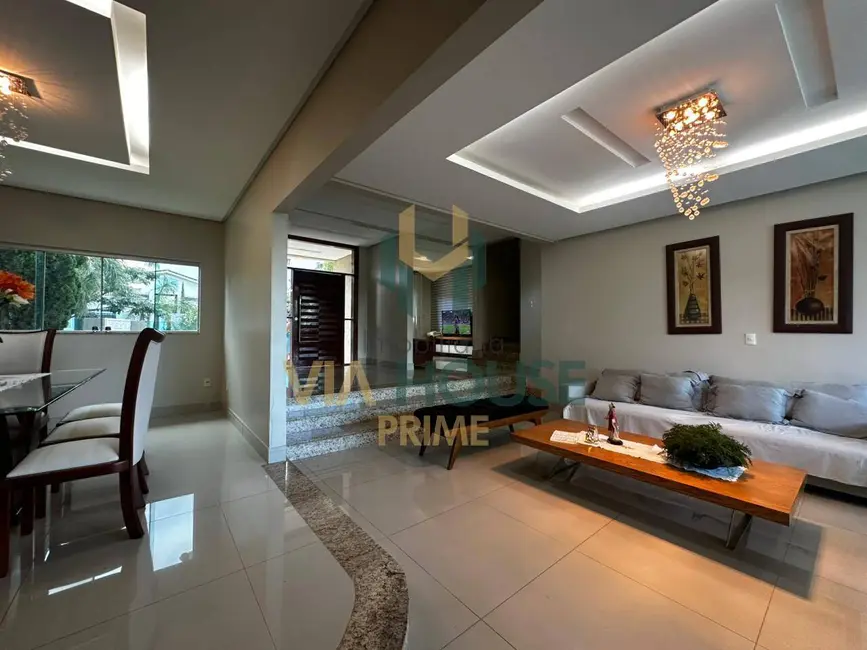 Foto 1 de Casa com 5 quartos à venda, 670m2 em Park Way, Brasilia - DF