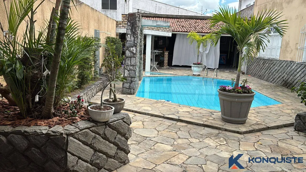 Casa com 6 quartos à venda e para alugar em Brasília, Feira De Santana - BA - imagem 5 Foto 5 de Casa com 6 quartos à venda e para alugar em Brasília, Feira De Santana - BA