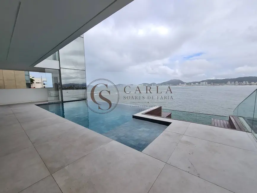Casa com 6 quartos à venda, 1100m2 em Guaruja - SP - imagem 4 Foto 4 de Casa com 6 quartos à venda, 1100m2 em Guaruja - SP