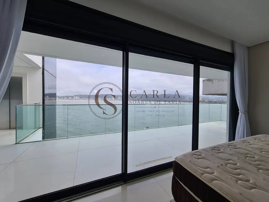 Casa com 6 quartos à venda, 1100m2 em Guaruja - SP - imagem 8 Foto 8 de Casa com 6 quartos à venda, 1100m2 em Guaruja - SP