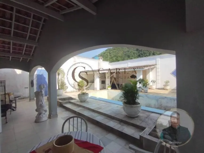 Foto 1 de Casa com 3 quartos à venda, 480m2 em Guaiúba, Guaruja - SP